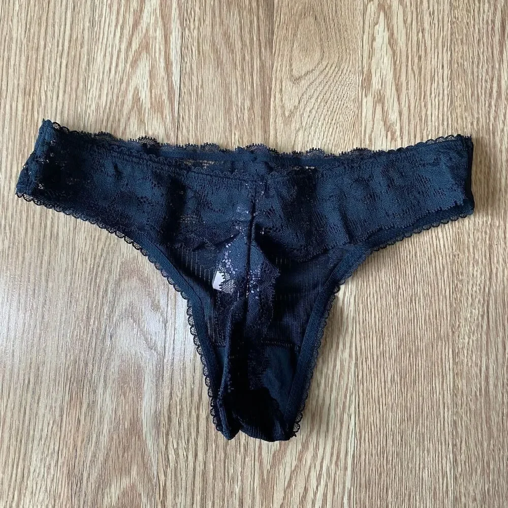 Victoria's Secret Lace Thong Black Small